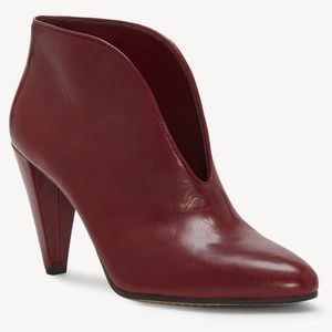 Vince Camuto, Eckanna Bootie, Color: Beaujolais